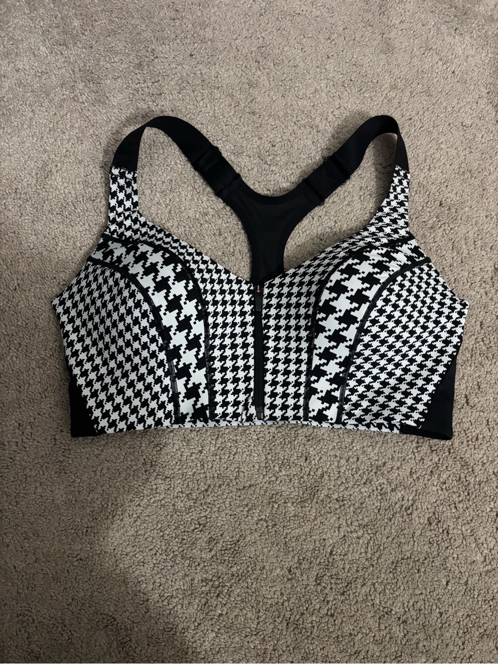 Adidas x IVY PARK Sports Bra
Womens L Black White Houndstooth
Frontzip Racerback